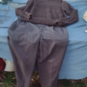 Elegant Savane Men's Pants& Medium Arrow Sweater